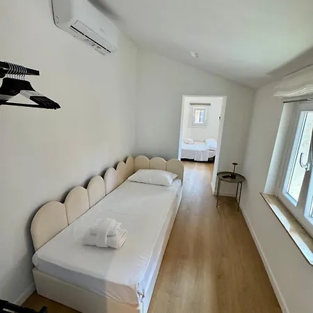 Apartment Scala 37 Interno 2, Trastevere, Rome *
