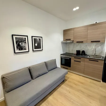 Scala 37 Interno 2, Trastevere,