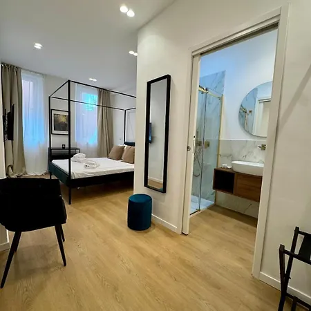 Scala 37 Interno 2, Trastevere, Rome Apartment