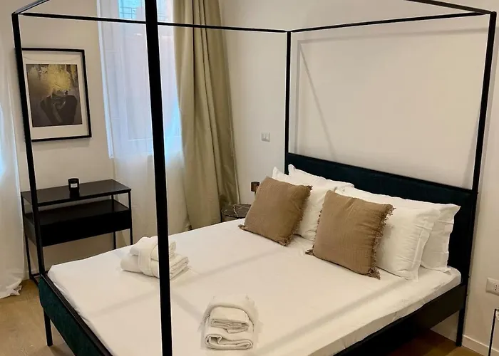 Scala 37 Interno 2, Trastevere, * Roma
